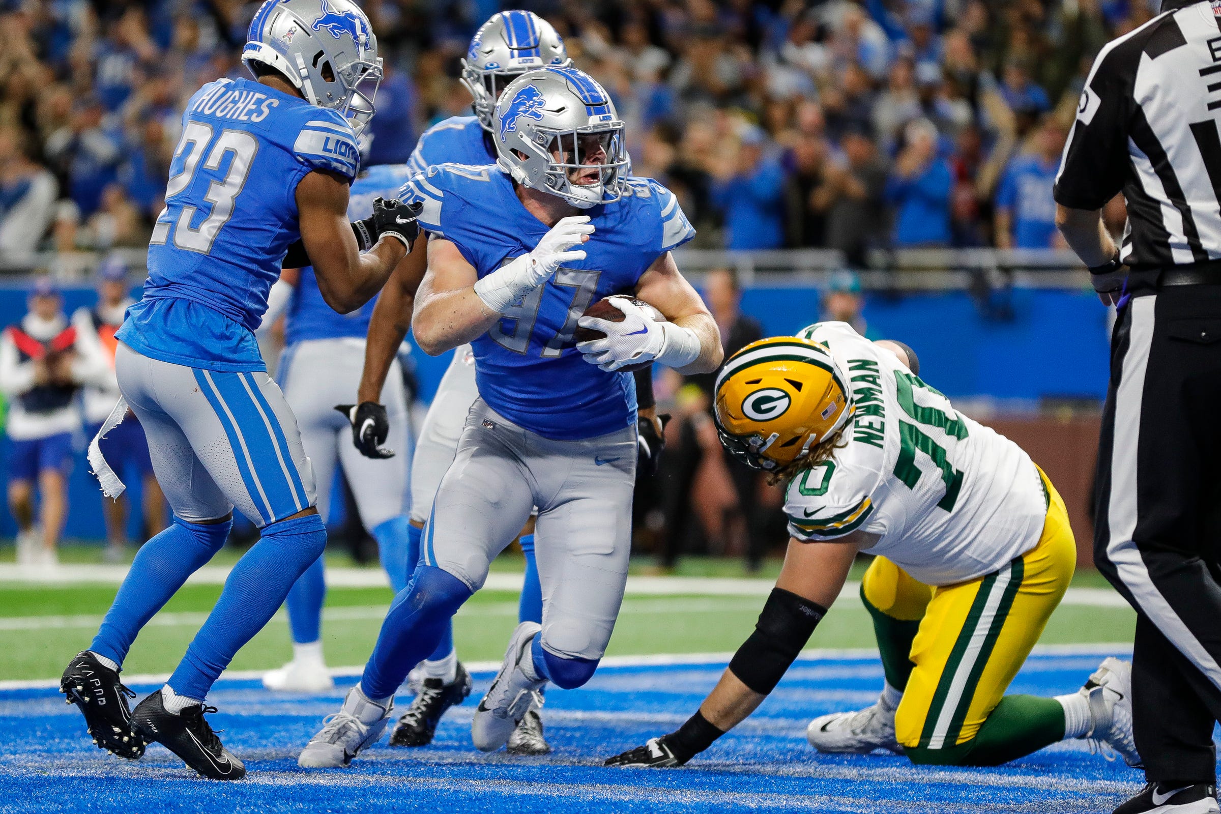 Lions' Hutchinson named NFL's Defensive Rookie of the Month