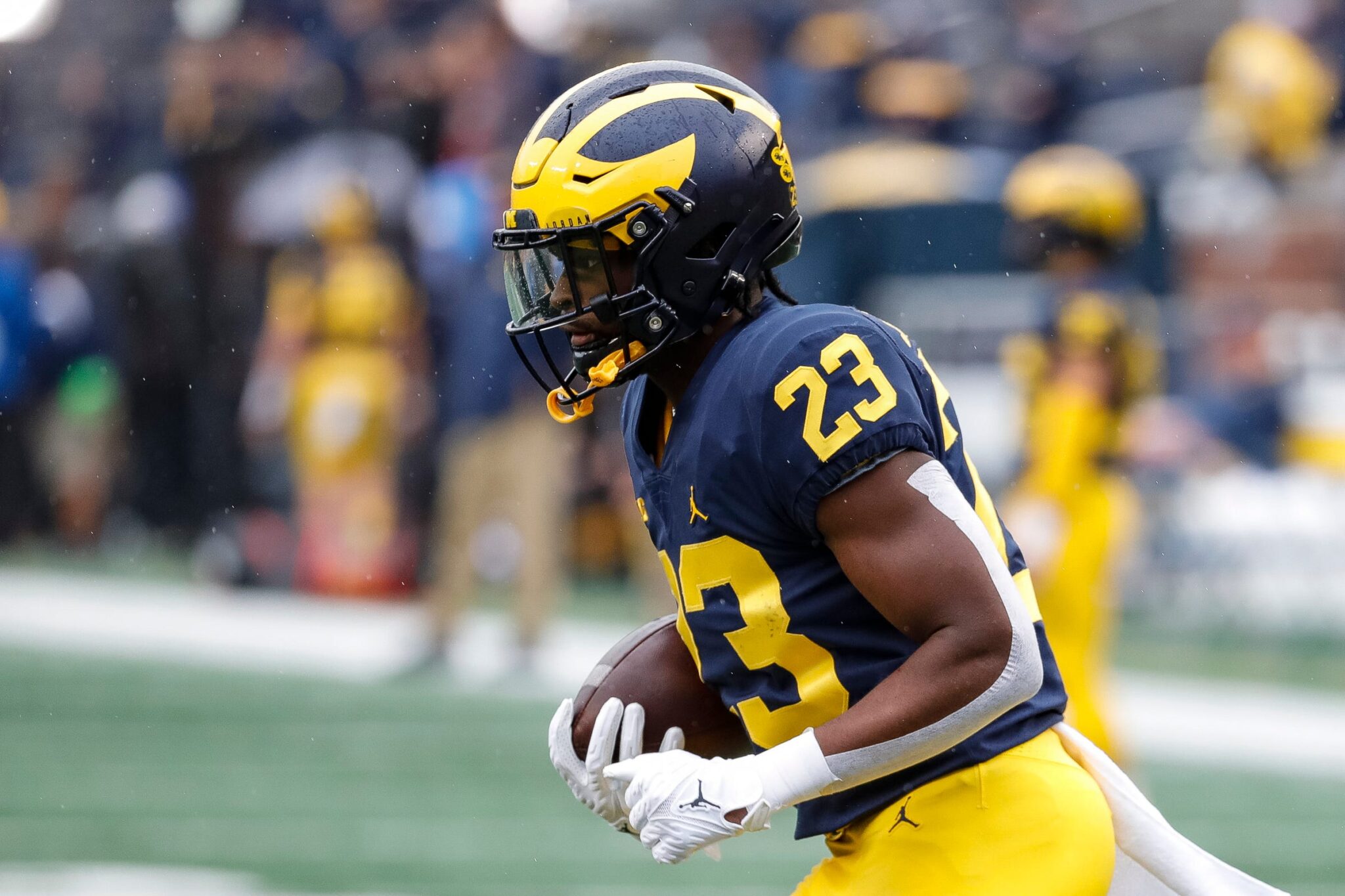 Michigan Football Running Back Enters Transfer Portal