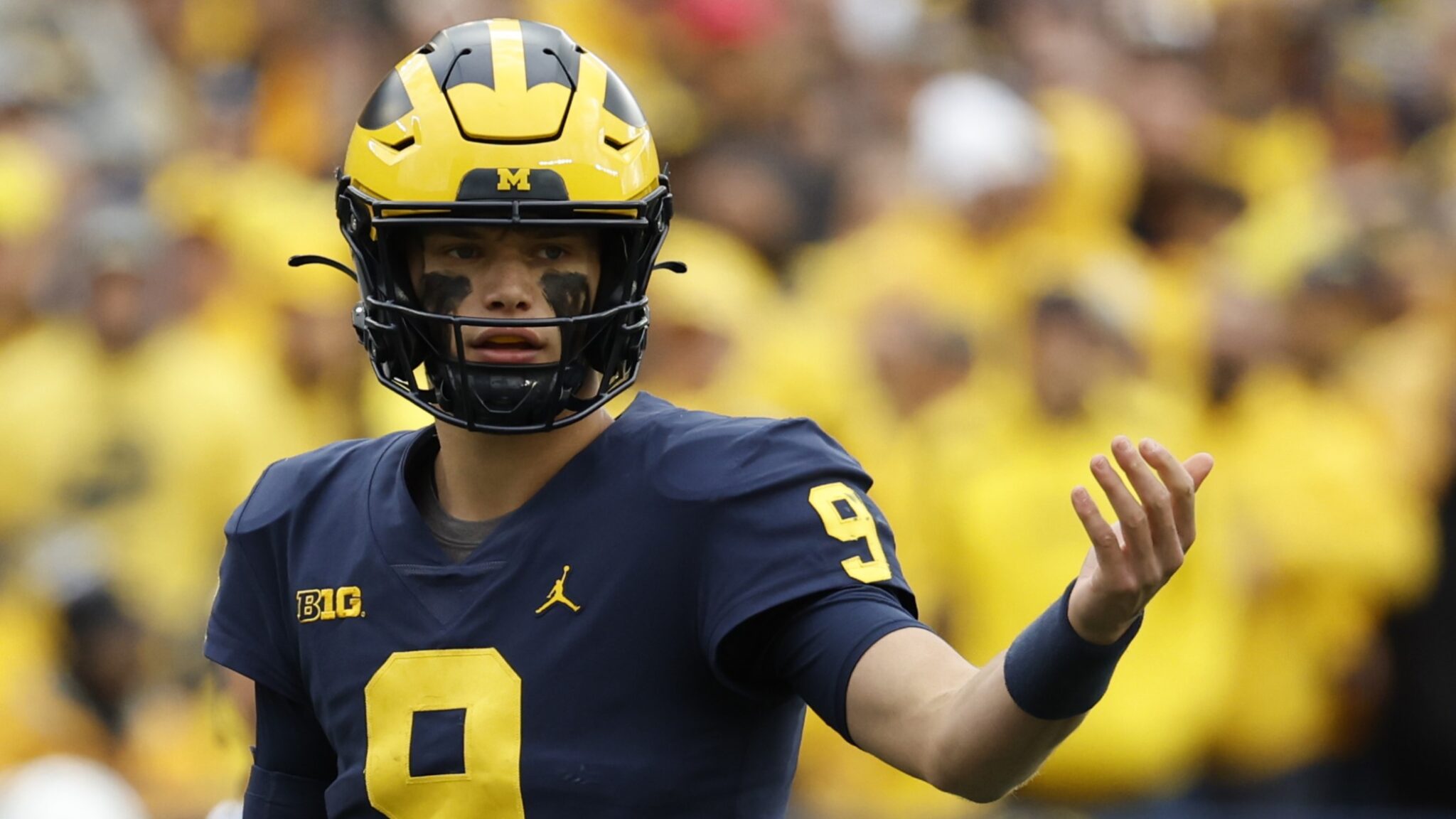 Michigan football quarterback gives update on the offense