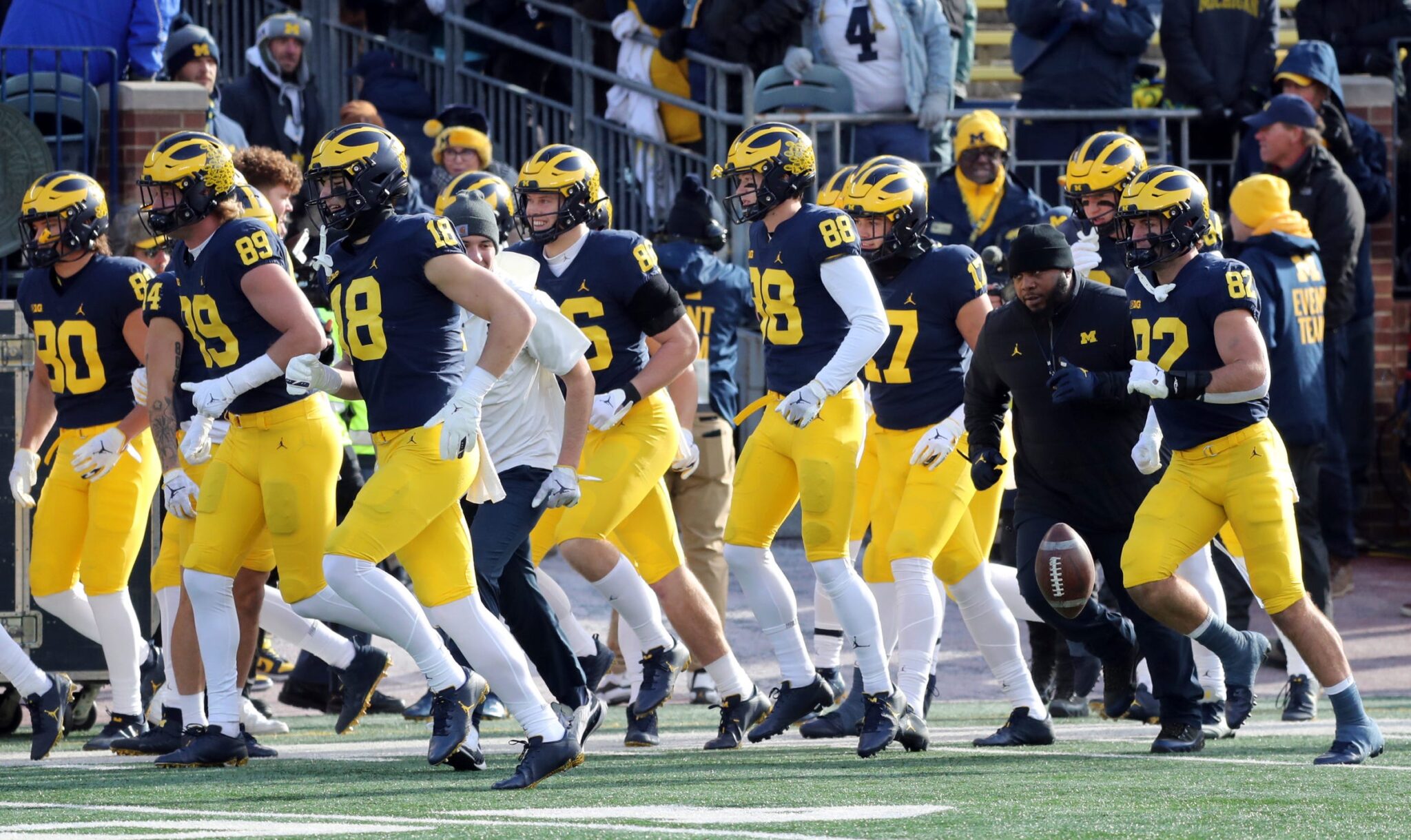 Michigan Wolverines football inks massive 13-player NIL deal with ...