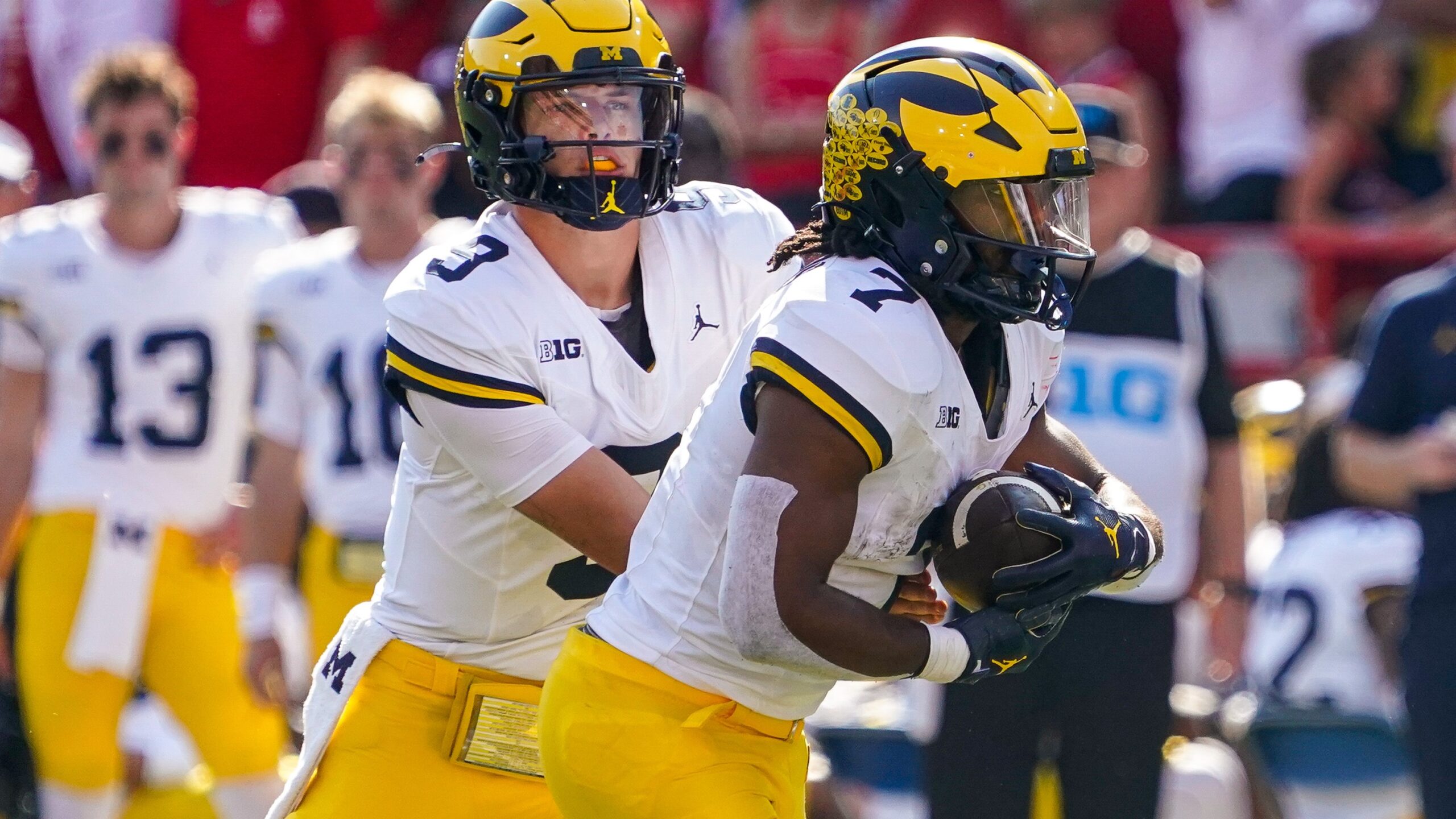 PISCATAWAY, NJ - NOVEMBER 05: Michigan Wolverines running back Donovan  Edwards (7) during the college football game against the Rutgers Scarlet  Knights on November 5, 2022 at SHI Stadium in Piscataway, New