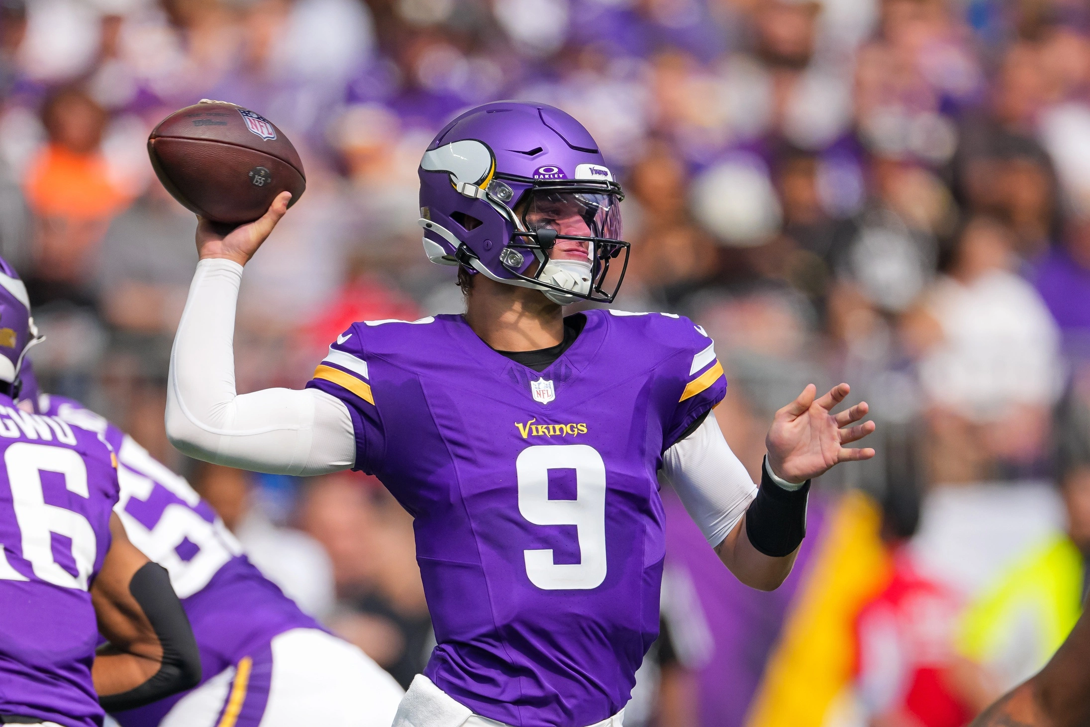 j.j. mccarthy debuts for minnesota vikings