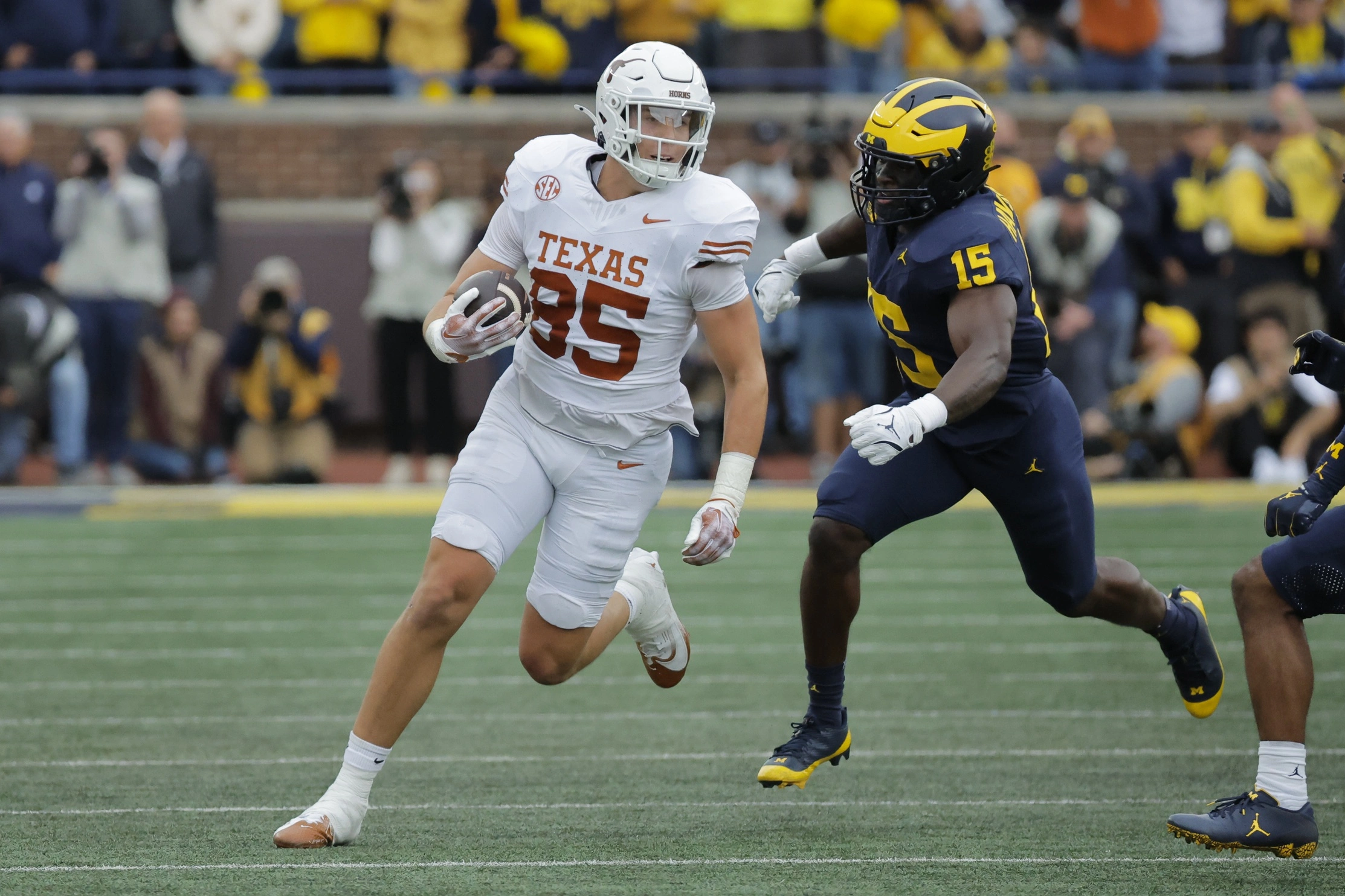 texas beats michigan football and vaults their ap poll ranking