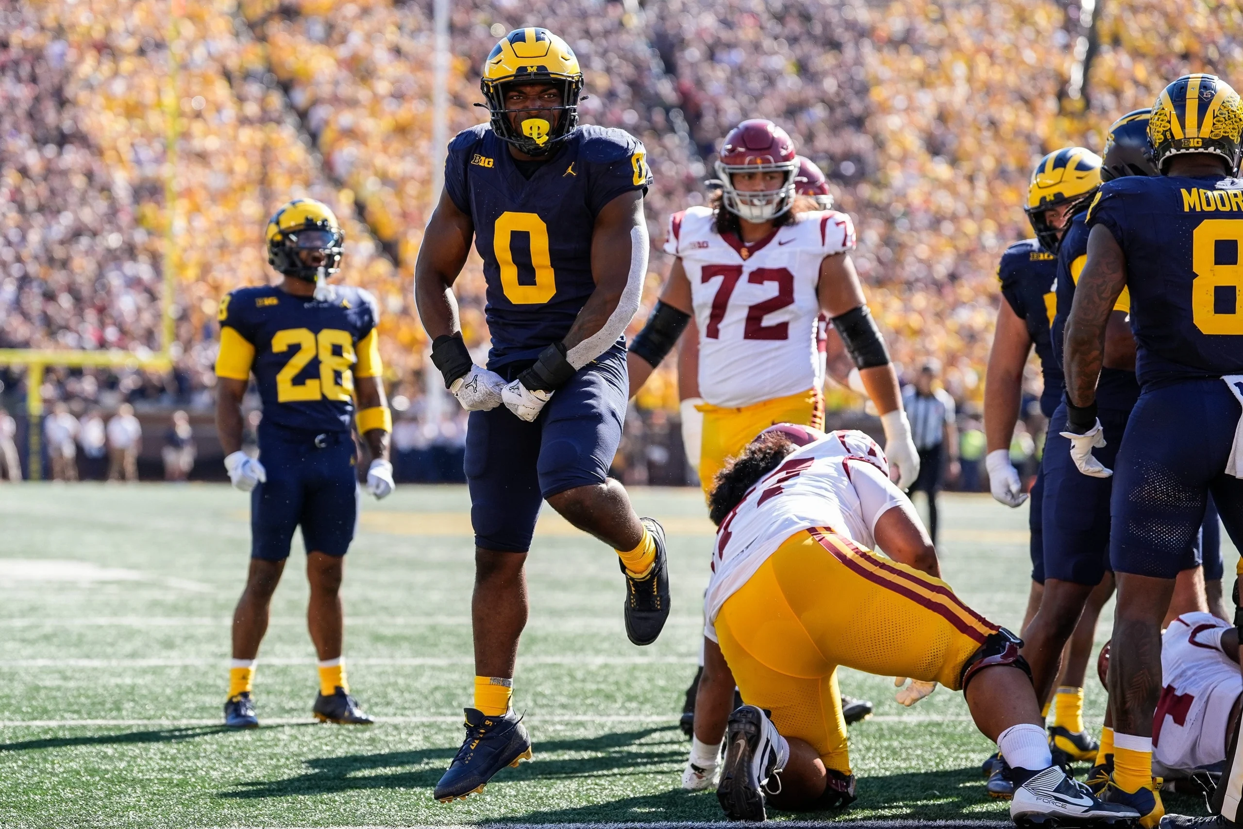 Josaiah Stewart sacks USC QB Miller Moss