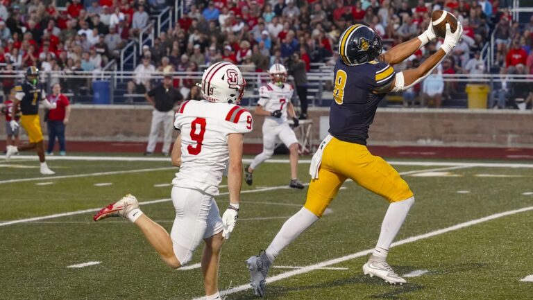 Grand Haven TE Grayam Beyer 2028 Catch