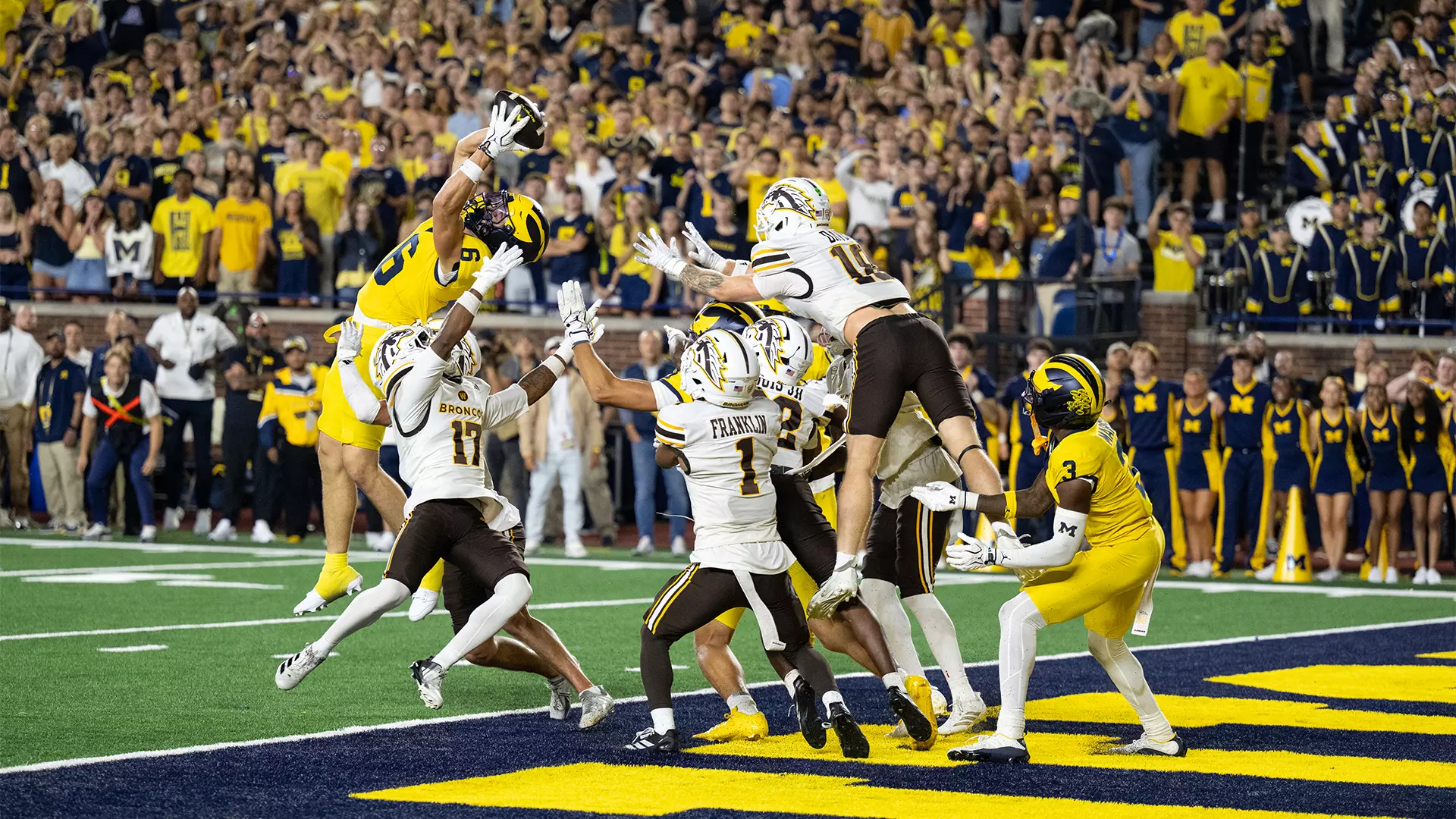 Michigan survives Western Michigan on last-second Bryce Underwood Hail Mary to JJ Buchanan